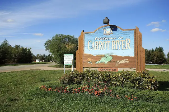 Welcome to Carrot River town sign